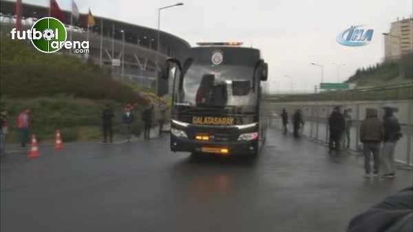 Derbi öncesi takımlar stada geldi