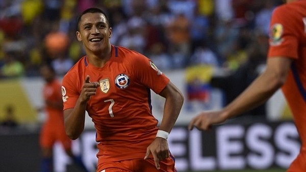 Alexis Sanchez'den şık hareketler