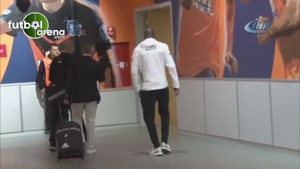 Atiba, stattan sekerek gitti