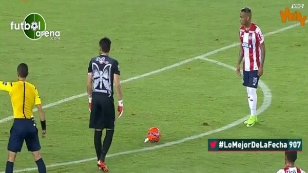 Kaleci'den frikik golü