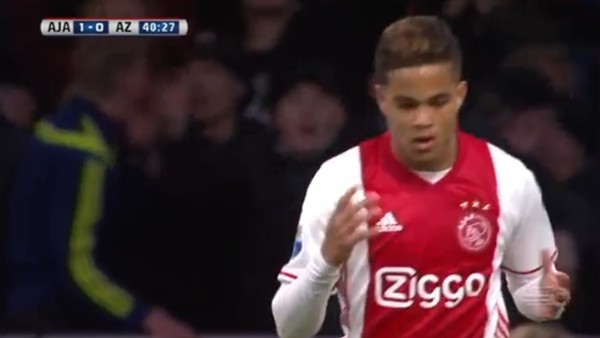 Justin Kluivert büyülemeye devam ediyor