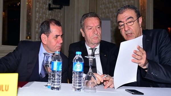 Galatasaray divanı basına kapatıldı