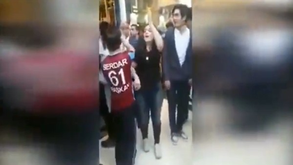 Trabzonsporlu taraftalarr horon teperek Fenerium'a girdi