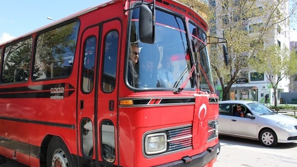 Eskişehirspor'un efsanelerini stada emektar otobüs taşıdı