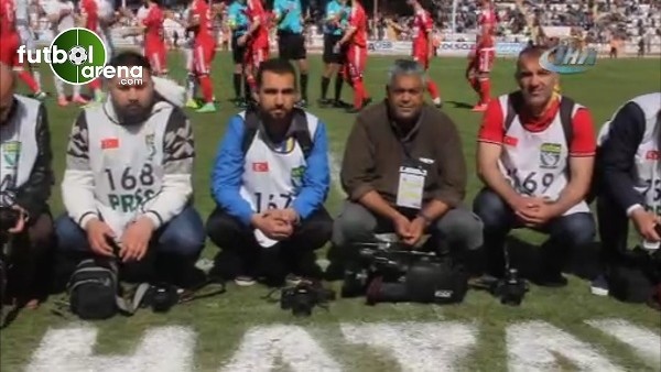 Muhabirlere saldıran Başakşehirli futbolculara Hatay'da protesto