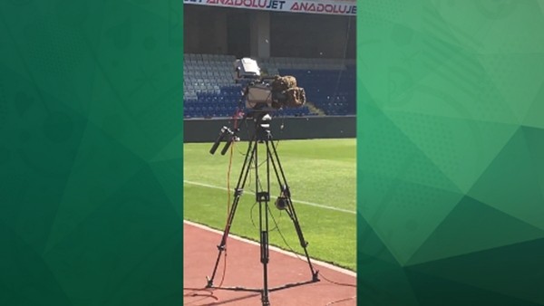 Başakşehir - Fenerbahçe maçı öncesi statta arı sürprizi