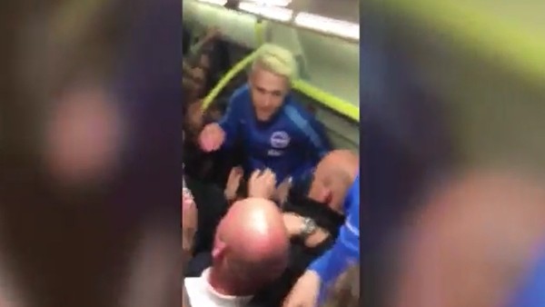 Brighton'lı futbolcular metroda!