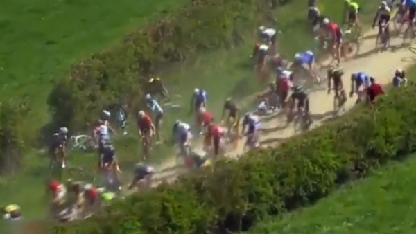 Oliver Naesen düştü kaza büyüdü