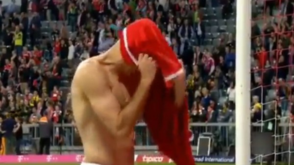 Robben'in kafası sıkıştı