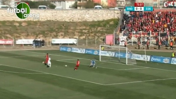 Bandırmaspor - Eskişehirspor maçında Ofoedu'nun kaçırdığı inanılmaz pozisyon