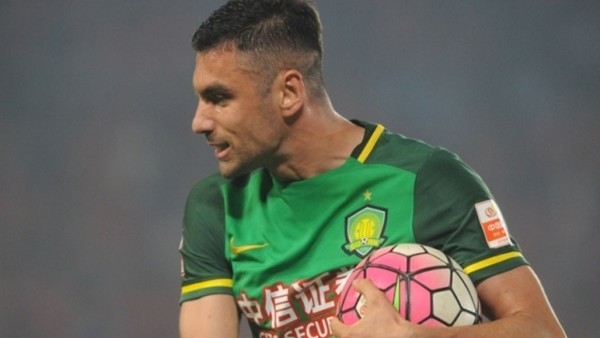 Burak Yılmaz'dan Çin'de yine şık gol!