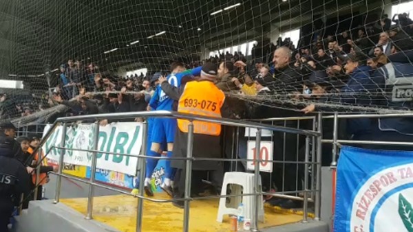 Özgür Çek'in penaltı golü sonrası yaşadığı sevinç