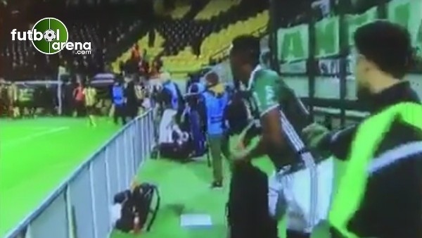 Palmeiras'lı Mina basın ekipmanlarını çalıyor