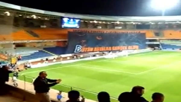 Başakşehir'den Galatasaray'a Şampiyonlar Ligi göndermesi