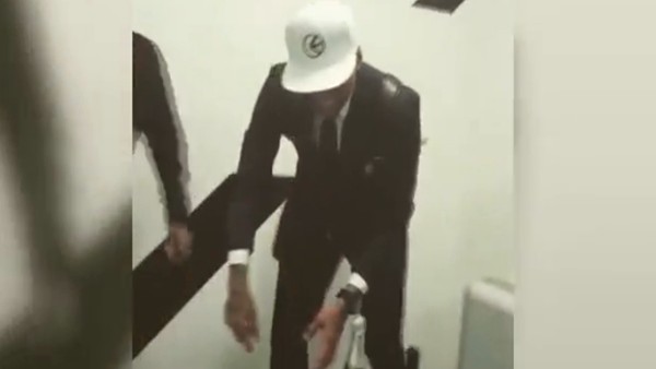 Dani Alves'e çılgın doğum günü sürprizi