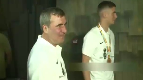 Gheorghe Hagi'nin şampiyonluk eğlencesi
