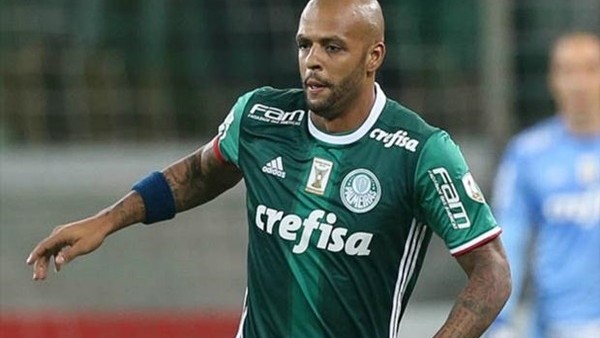 Felipe Melo'dan şık çalım