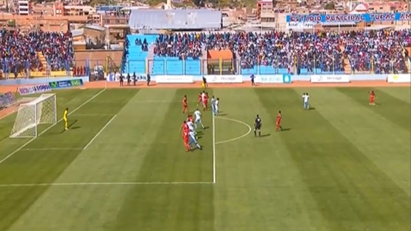 Frikikten öyle bir gol attı ki...