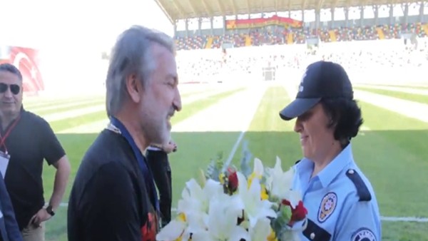 Göztepe'den Anneler Günü için sürpriz