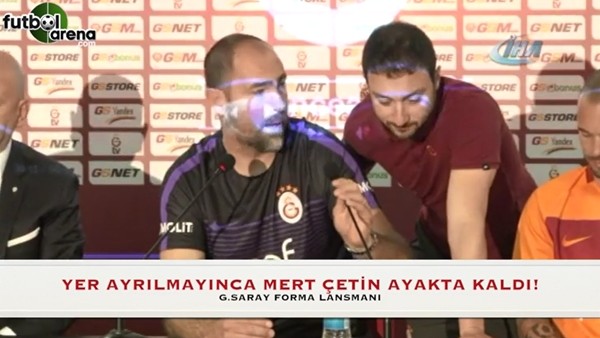 Mert Çetin'e yer ayrılmadı ayakta kaldı