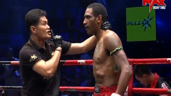 Birbirlerini aynı anda nakavt ettiler