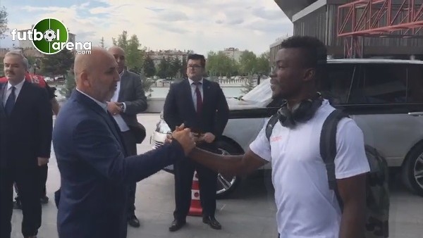 Aytemiz Alanyaspor kafilesi stadyuma doğru hareket etti