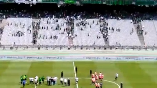 Sakaryaspor taraftarına tribün yetmedi!