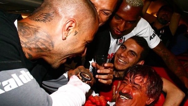 Quaresma, Süreyya Soner'i kırmızıya boyadı