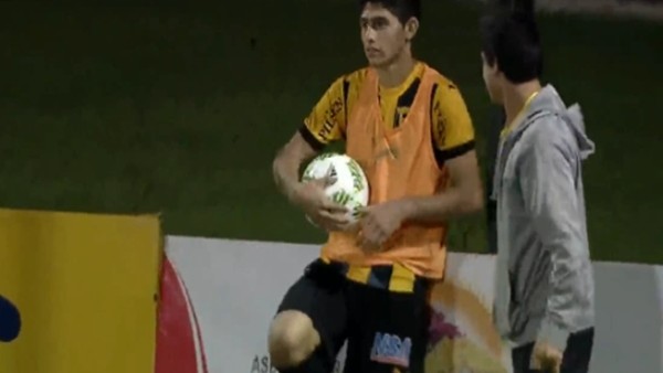 Golü attı, top toplayıcı oldu!