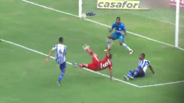 Neto Baiano'dan muhteşem vole golü!