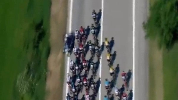 Geraint Thomas korkunç bir kazaya neden oldu!