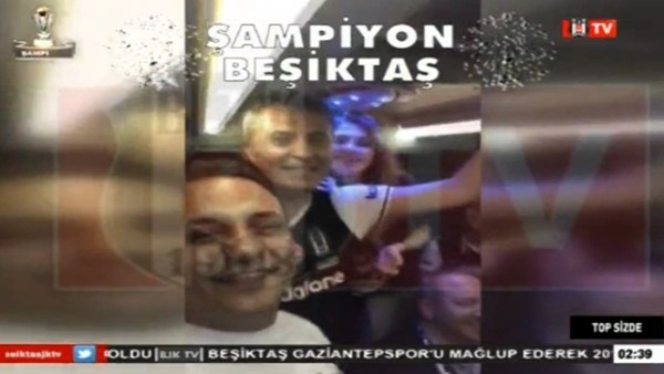 Fikret Orman'dan uçakta Ateşini yolla bana şarkısı