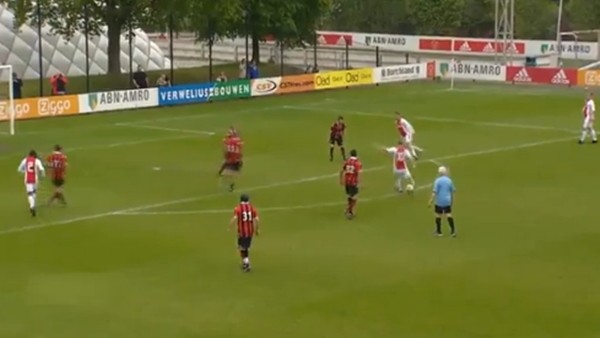 Dennis Bergkamp eski günlerini hatırladı!