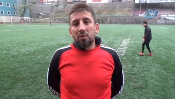 Amatör futbolcu attığı golü hakeme iptal ettirdi