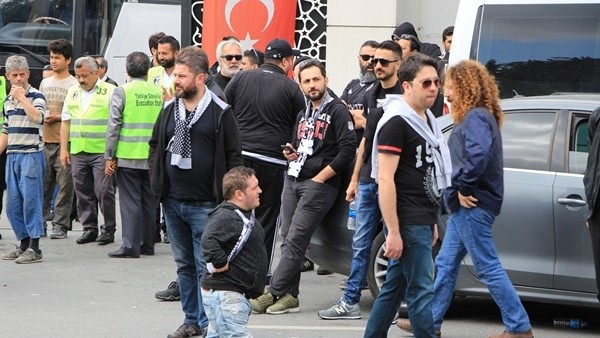 50 otobüs dolusu Beşiktaş taraftarı Bursa yolunda