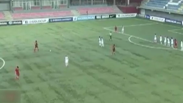 Ronaldo gibi geldi, topu uzaya gönderdi!