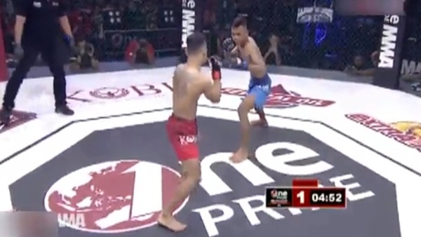 Brando Mamana'dan inanılmaz tekme!