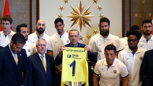 Cumhurbaşkanı Erdoğan, Fenerbahçe'yi kabul etti