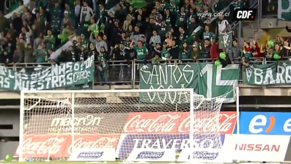 Şili'de sahaya koltuk attılar