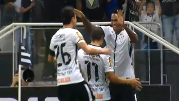 Eski Aslan, Brezilya'daki ilk golünü attı