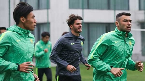 Burak Yılmaz antrenmanlara başladı