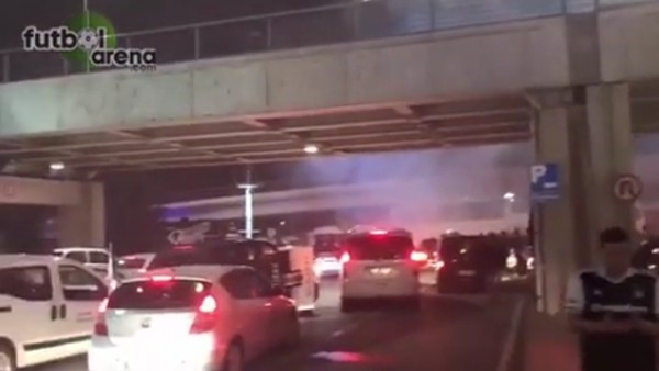 Sabiha Gökçen Havaalanında Beşiktaş konvoyu