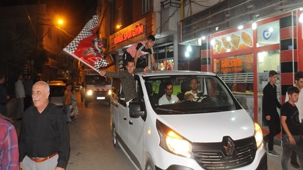 Cizre'de Beşiktaş'ın şampiyonluk sevinci