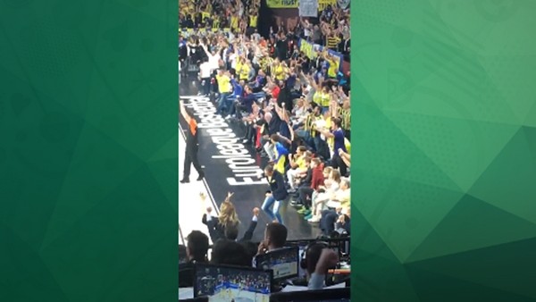 Ali Koç'un çocuklarıyla basket sevinci