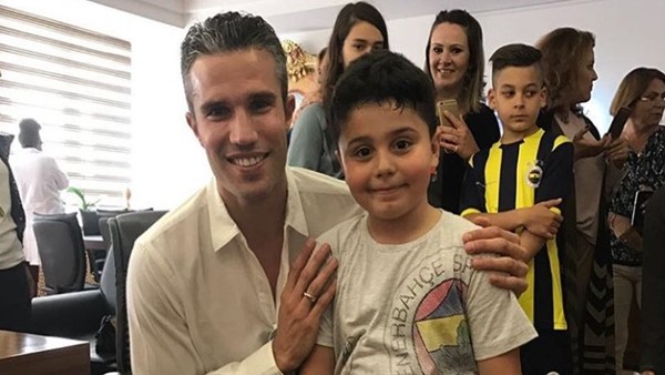 Robin van Persi'den okul ziyareti