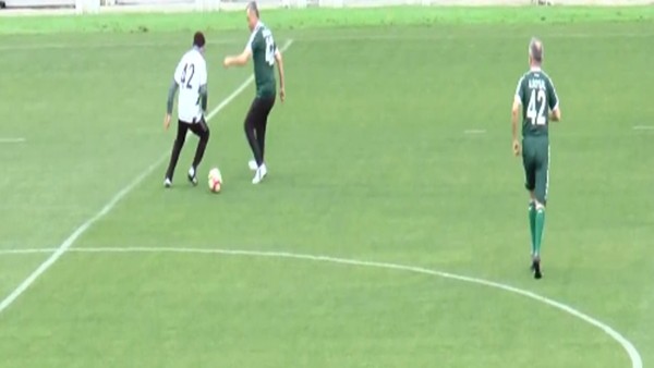 Aykut Kocaman'dan şık hareket