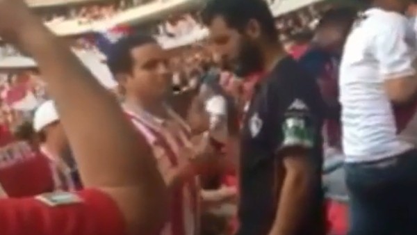 Ezeli rakibini teselli etti!