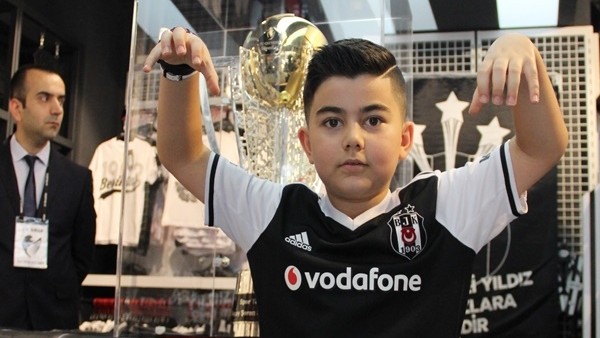 Beşiktaş'ın şampiyonluk kupası İzmir'de