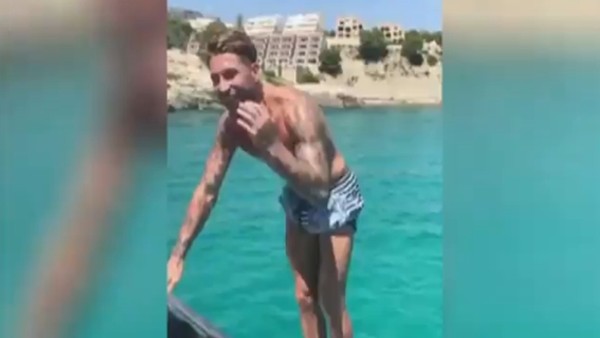 Sergio Ramos tatilin tadını çıkarıyor!
