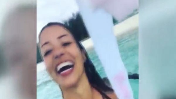 Ünlü çiftin keyifli tatili sürüyor!